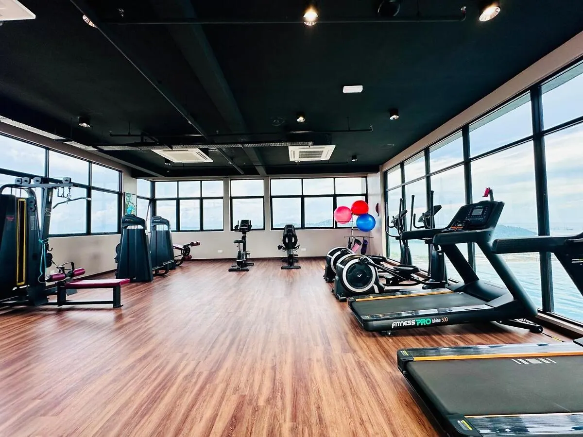 Iconic Regency 3Br Seaview Homestay With Rooftop Pool Bayan Lepas Apartment