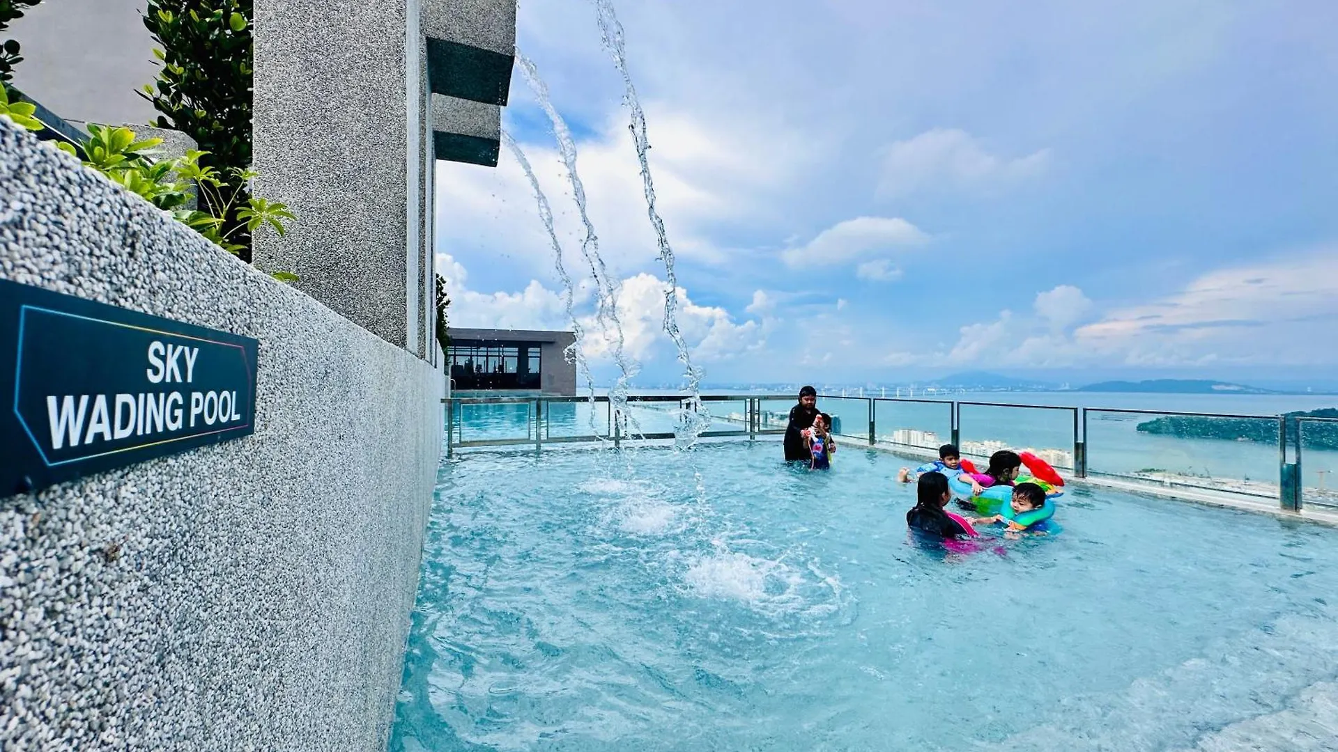 Apartment Iconic Regency 3Br Seaview Homestay With Rooftop Pool Bayan Lepas