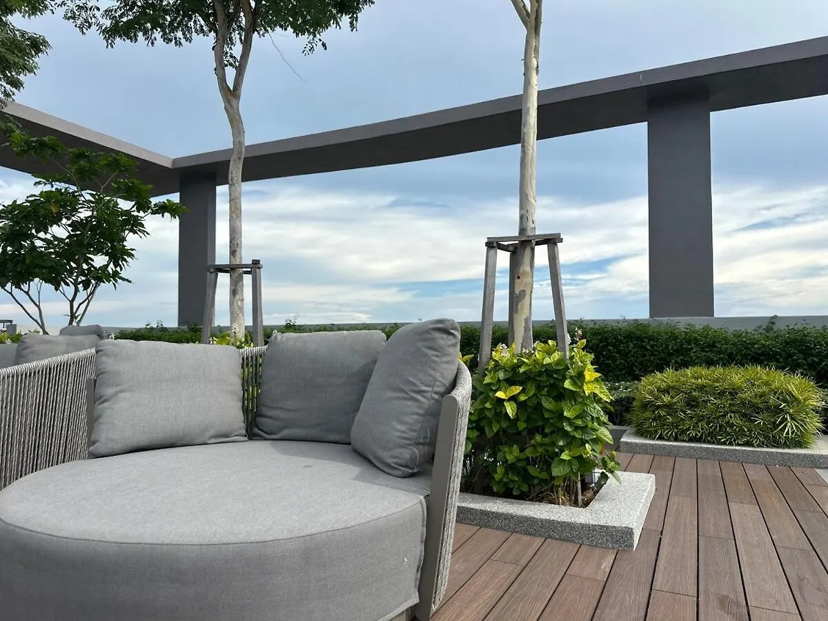 Iconic Regency 3Br Seaview Homestay With Rooftop Pool Bayan Lepas Apartment